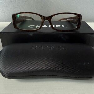 CHANEL Perle collection Tortoiseshell Rectangular Eyeglasses - Brown